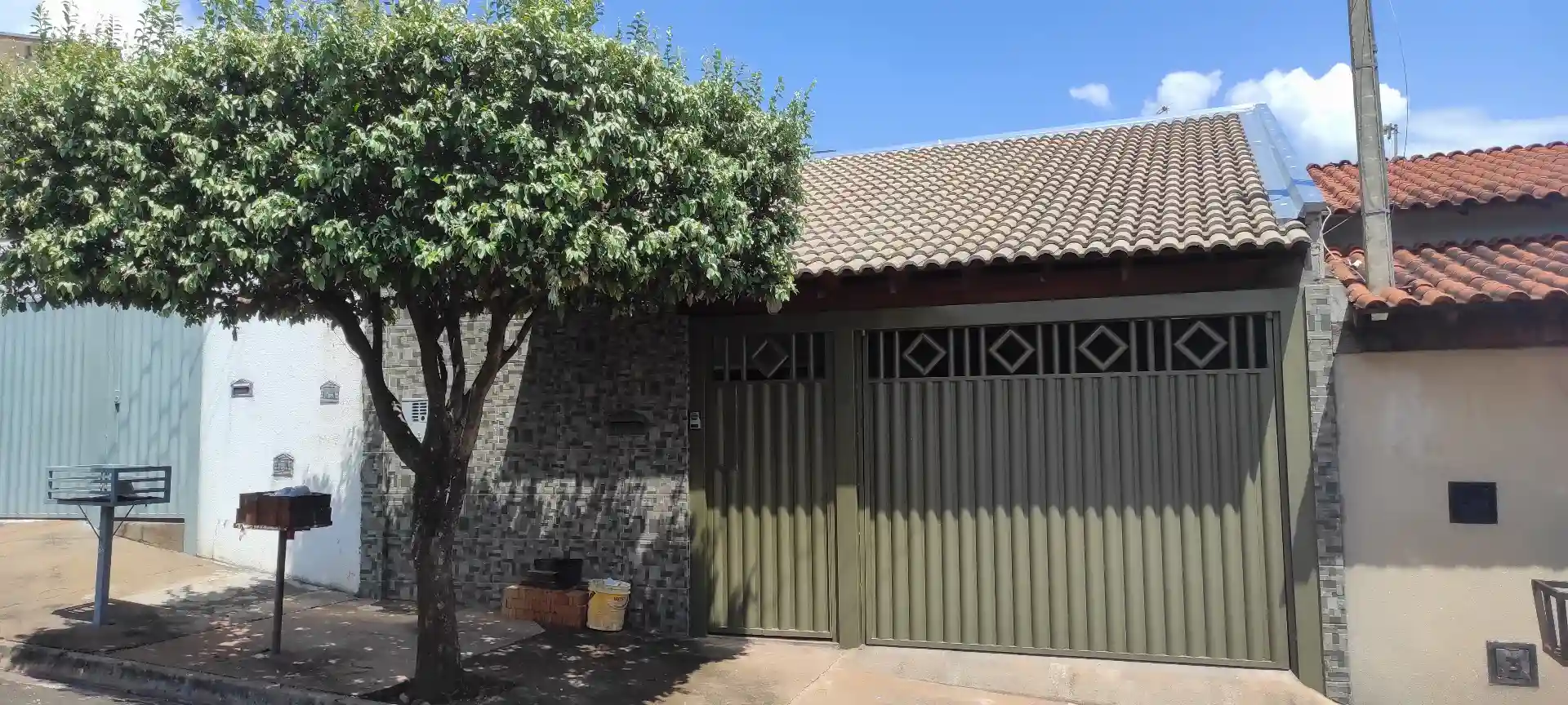Casa com 3 quartos à venda, 125m² — foto 1 de 20