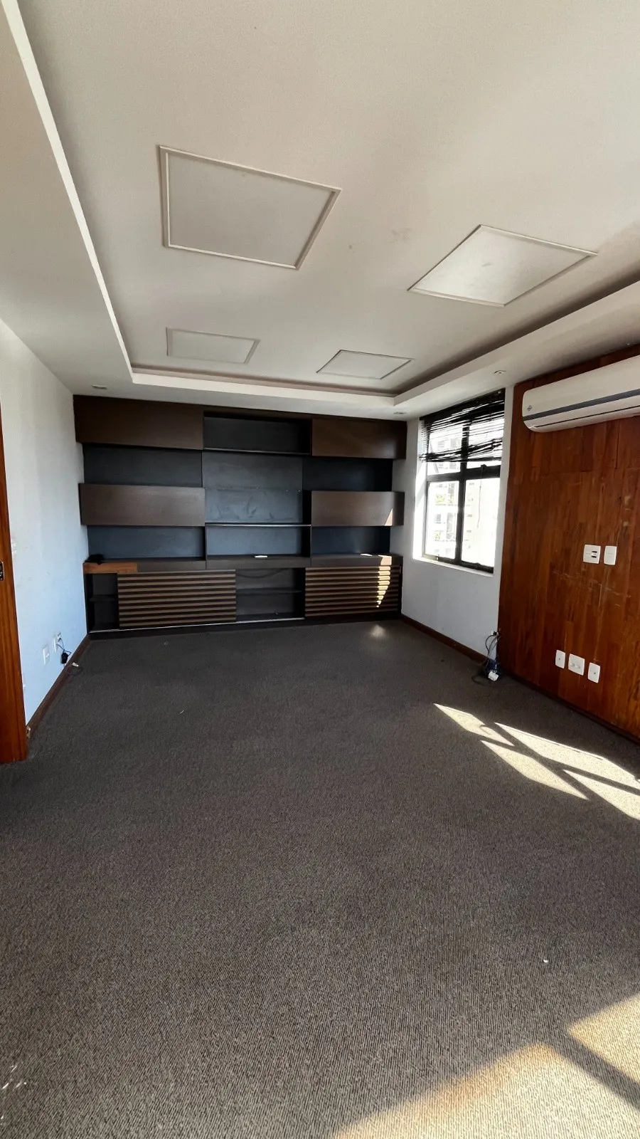 Conjunto Comercial / Sala à venda, 105m² — foto 1 de 17