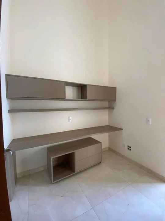 Casa de Condomínio para aluguel — foto 1 de 8