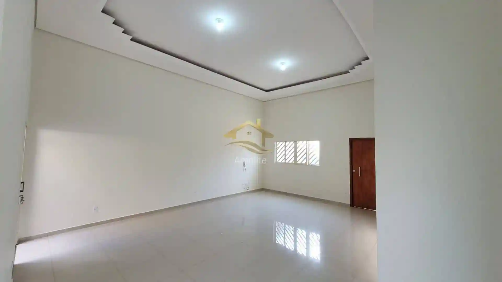 Casa com 3 quartos à venda, 145m² — foto 1 de 26