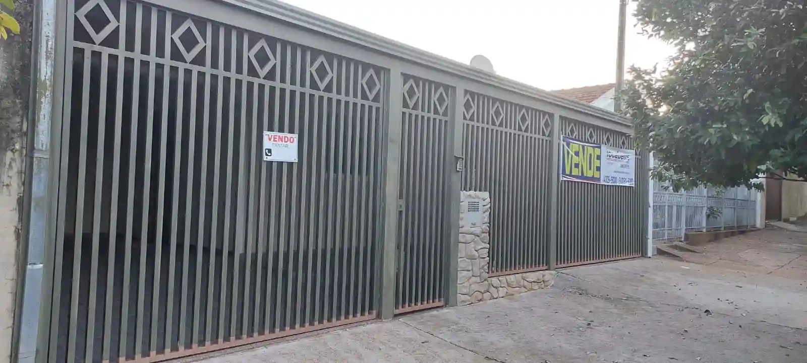 Casa com 3 quartos à venda, 253m² — foto 2 de 27
