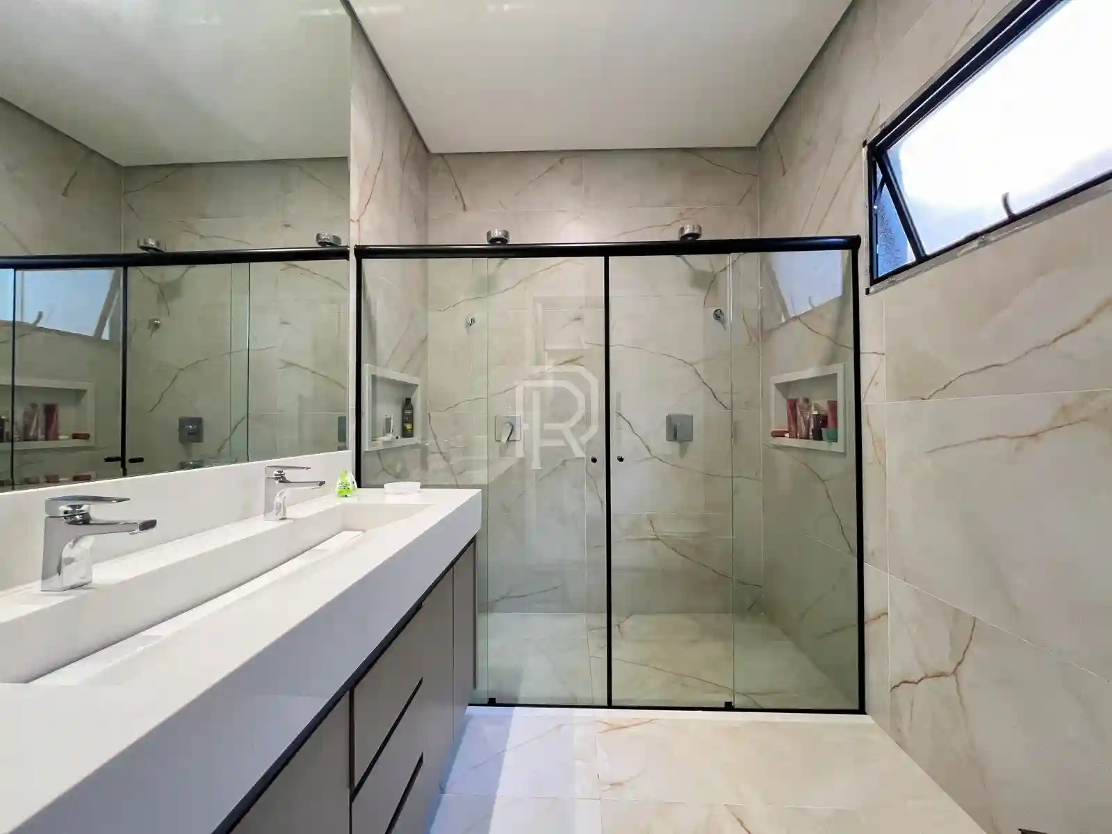Casa de Condomínio com 3 quartos à venda, 210m² — foto 11 de 30