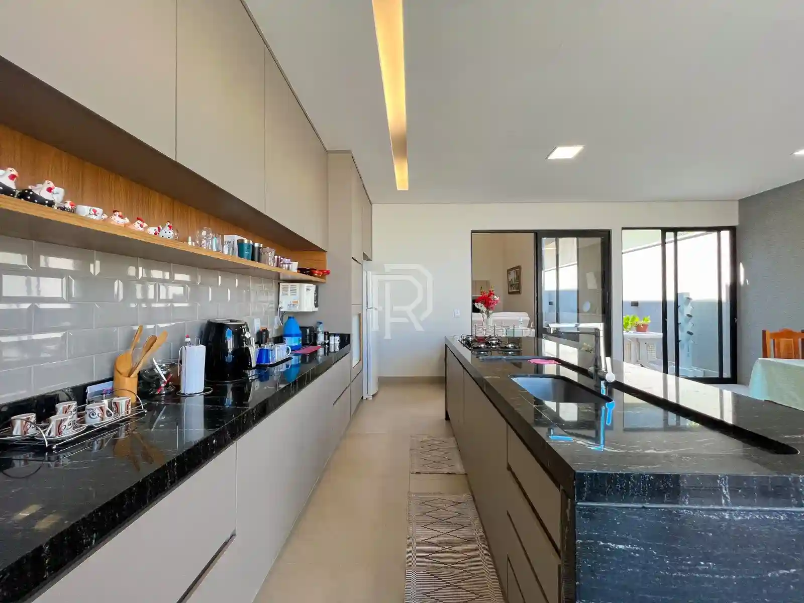 Casa de Condomínio com 3 quartos à venda, 210m² — foto 20 de 30