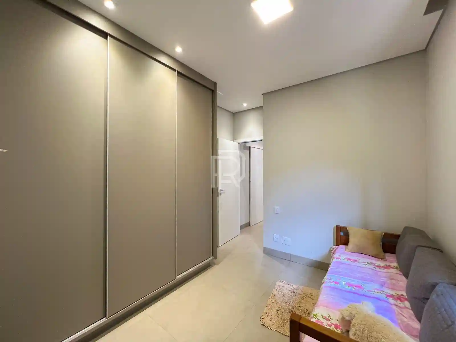 Casa de Condomínio com 3 quartos à venda, 210m² — foto 12 de 30