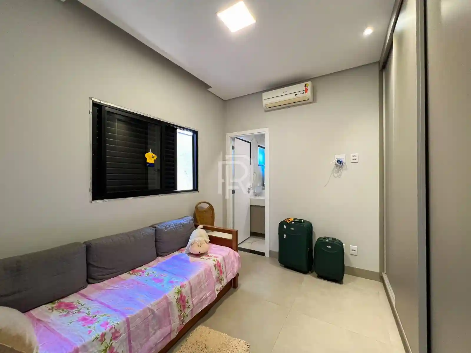Casa de Condomínio com 3 quartos à venda, 210m² — foto 17 de 30