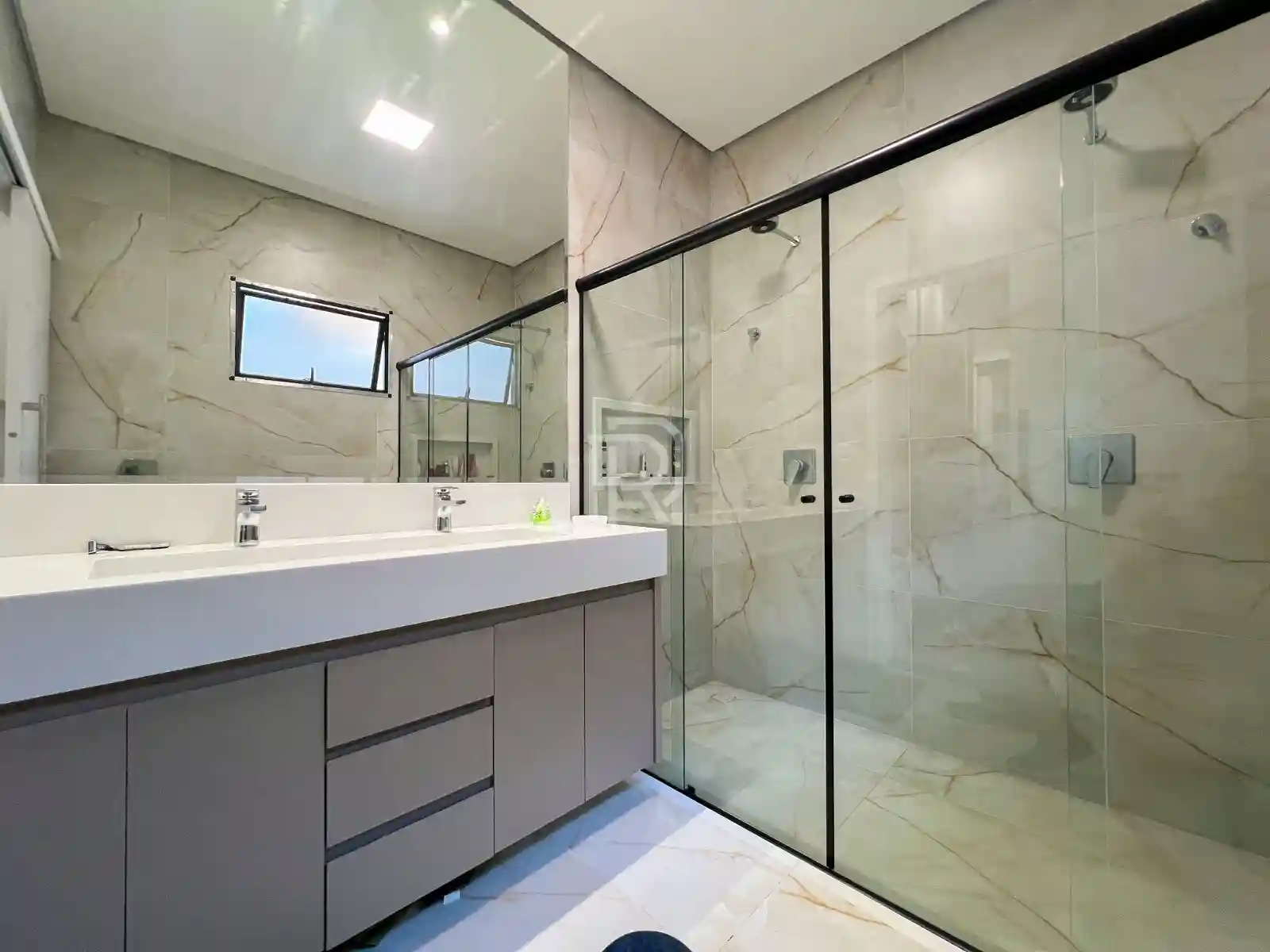 Casa de Condomínio com 3 quartos à venda, 210m² — foto 15 de 30