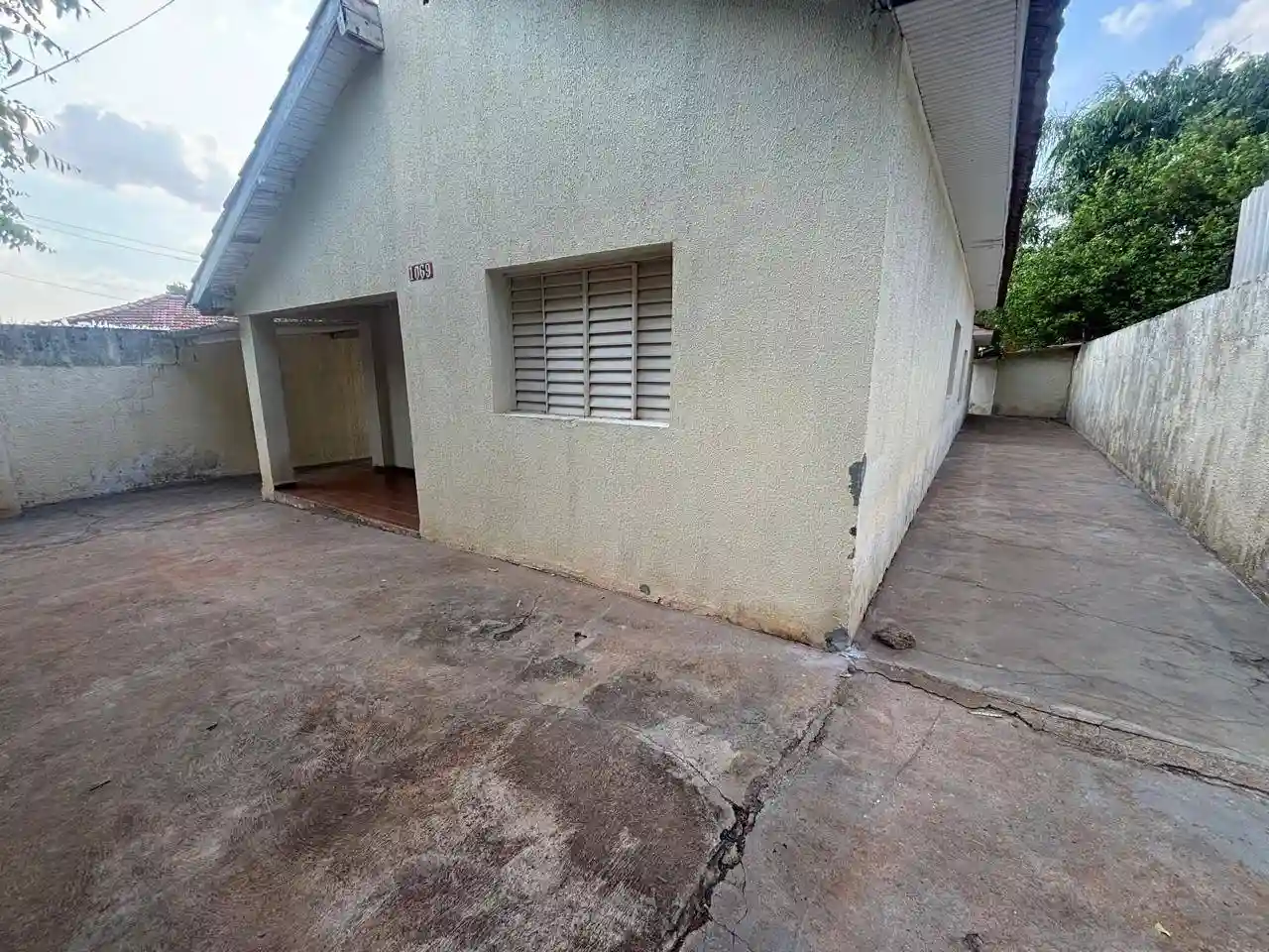 Casa com 4 quartos à venda, 242m² — foto 2 de 10