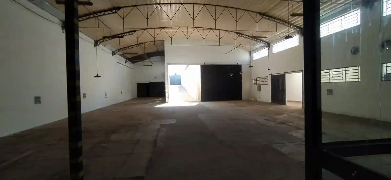 Galpão / Depósito / Armazém  à venda, 1050m² — foto 16 de 28
