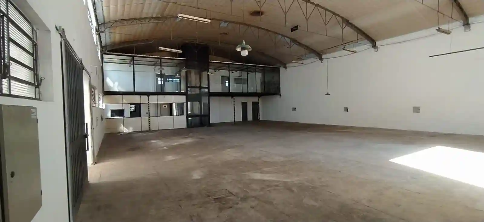 Galpão / Depósito / Armazém  à venda, 1050m² — foto 18 de 28