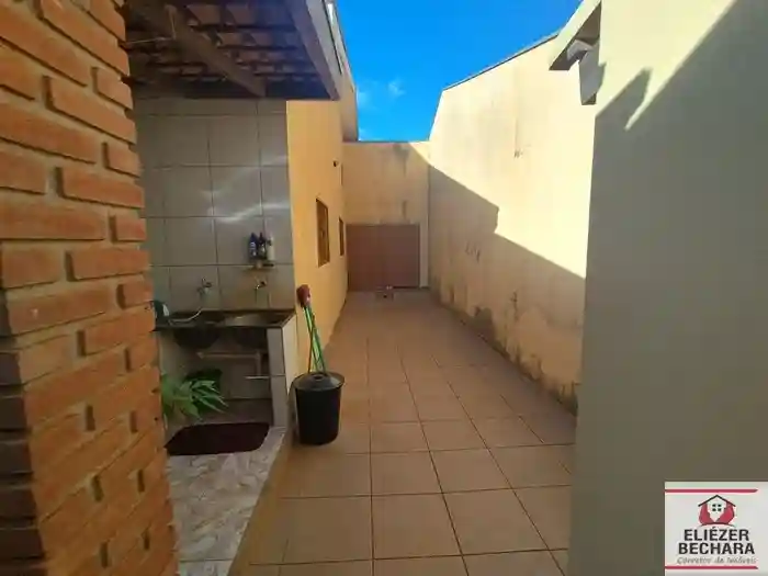 Casa com 3 quartos à venda, 150m² — foto 2 de 53
