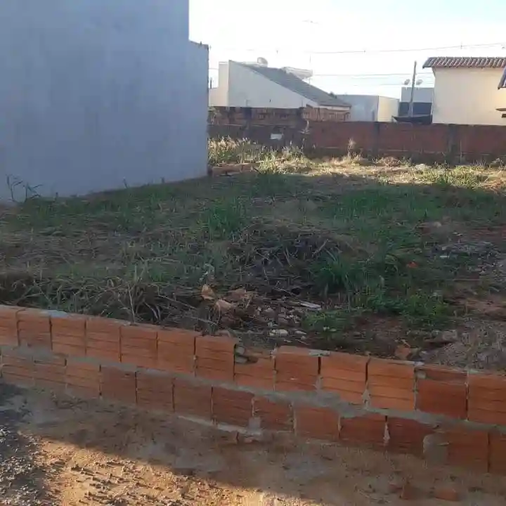 Terreno / Lote / Condomínio à venda — foto 2 de 2