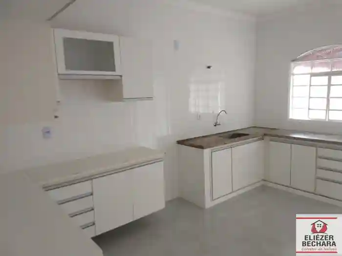 Casa com 3 quartos à venda, 220m² — foto 8 de 51