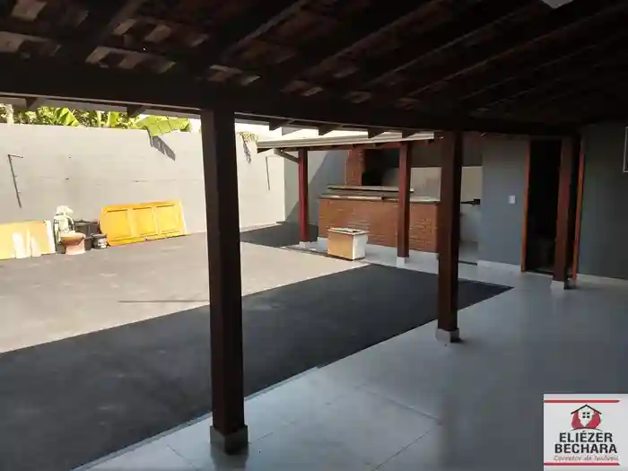 Casa com 3 quartos à venda, 220m² — foto 32 de 51