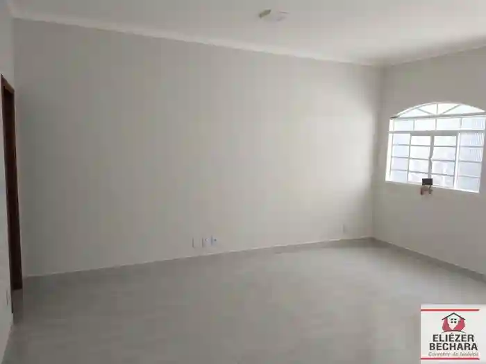 Casa com 3 quartos à venda, 220m² — foto 4 de 51