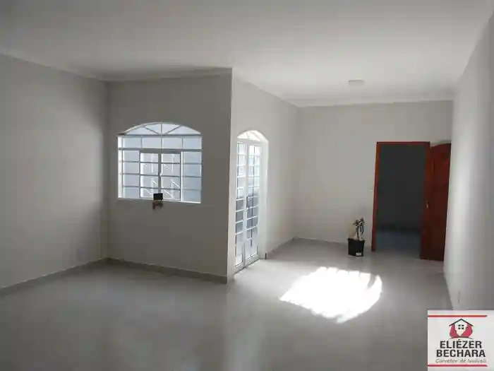 Casa com 3 quartos à venda, 220m² — foto 3 de 51