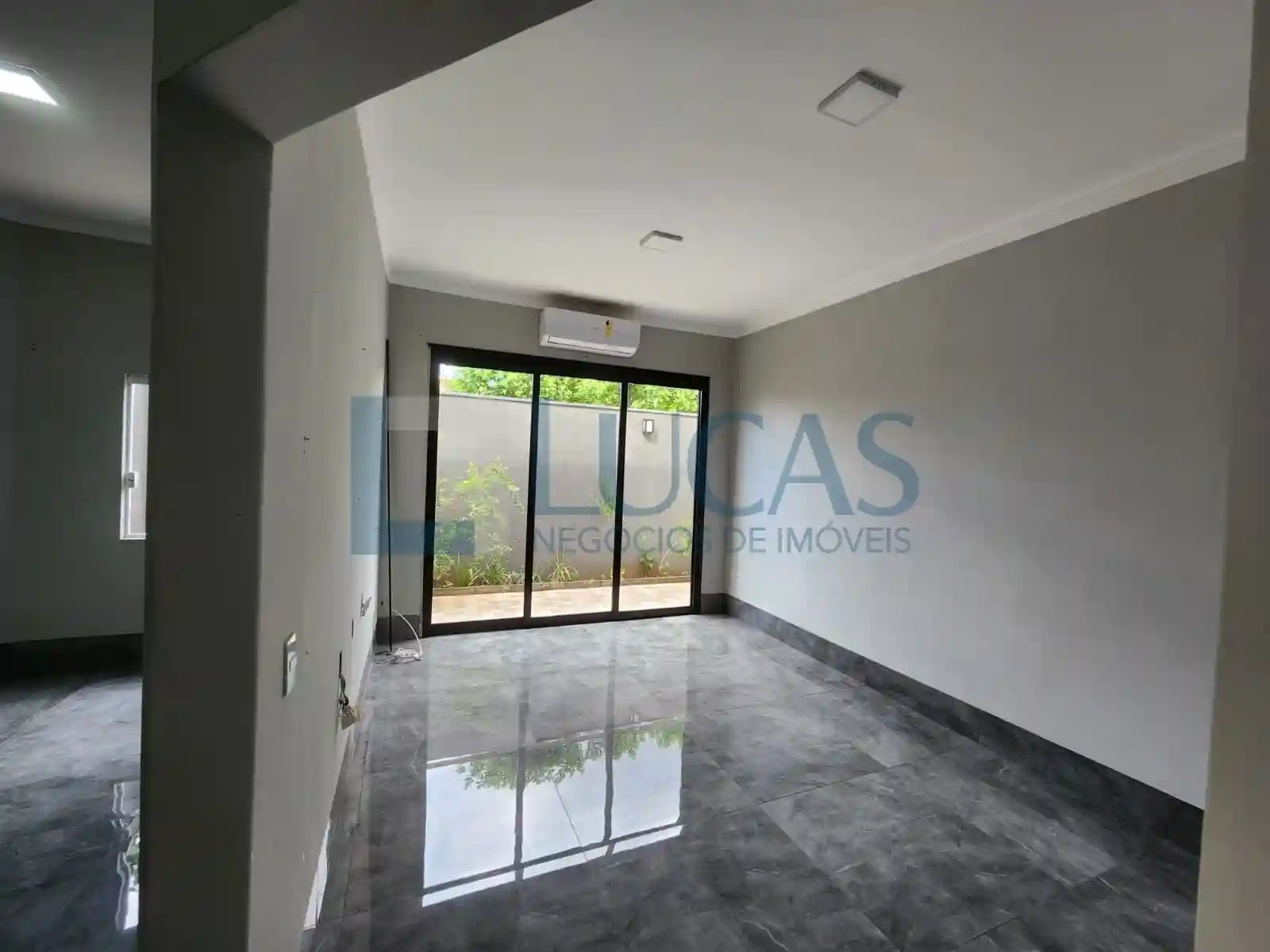 Casa com 3 quartos à venda, 264m² — foto 8 de 18