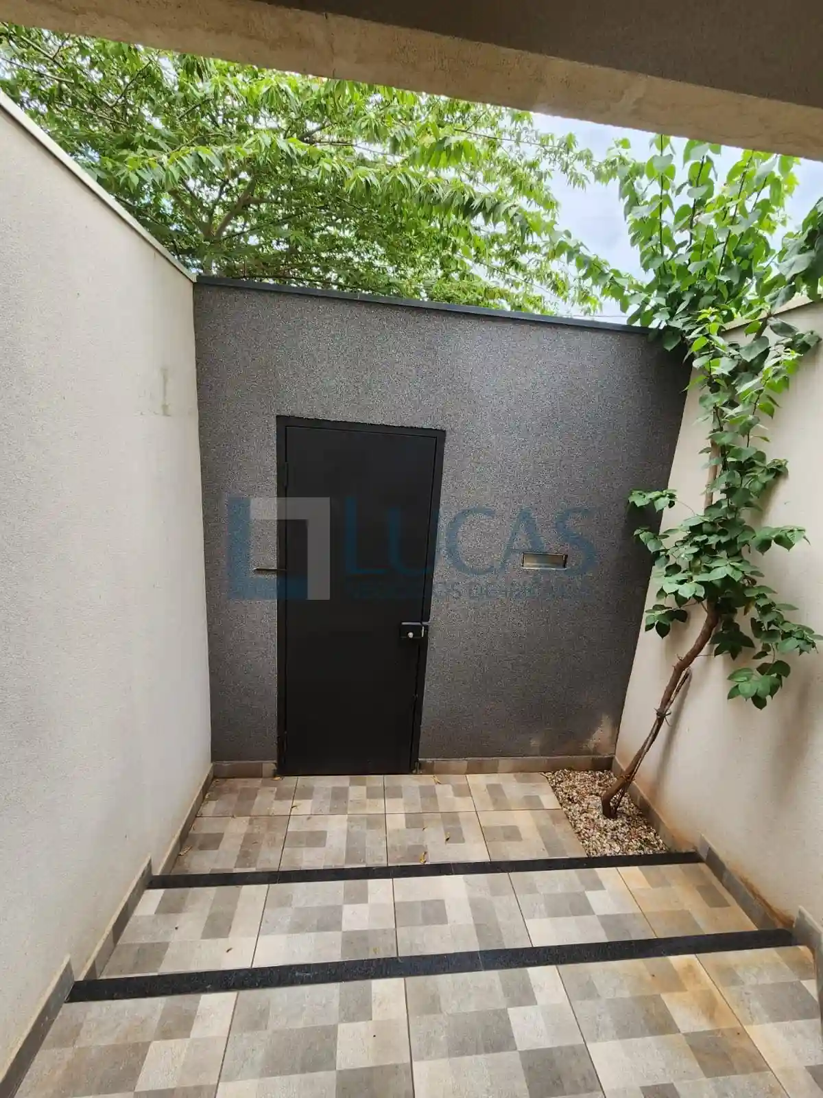 Casa com 3 quartos à venda, 264m² — foto 16 de 18