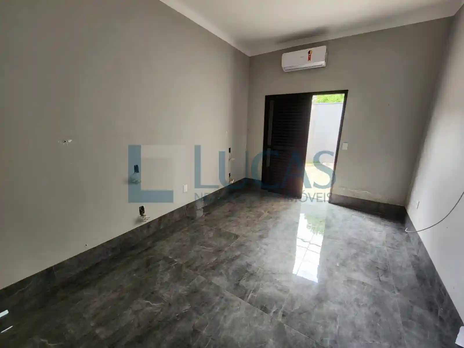 Casa com 3 quartos à venda, 264m² — foto 18 de 18