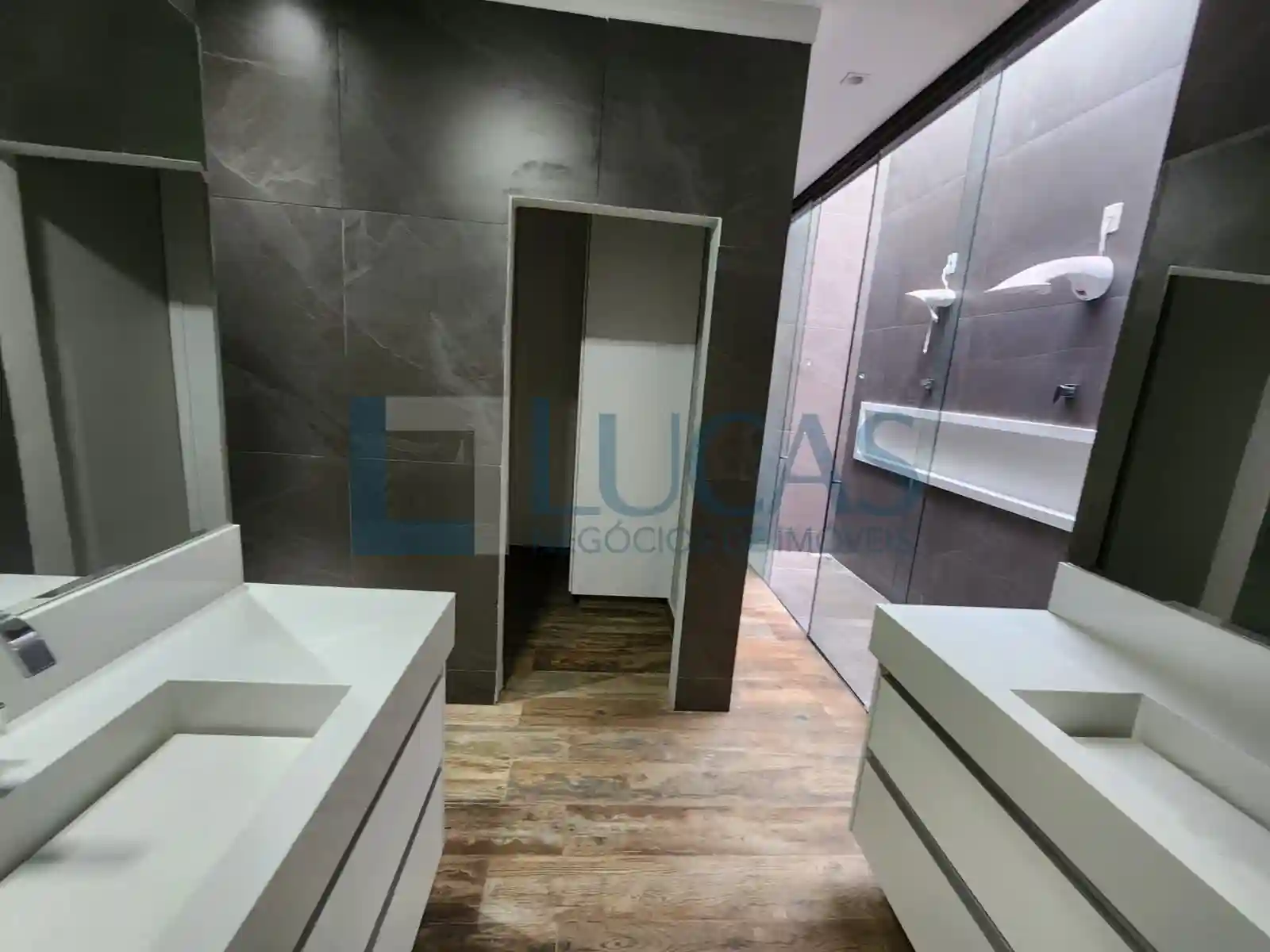 Casa com 3 quartos à venda, 264m² — foto 12 de 18