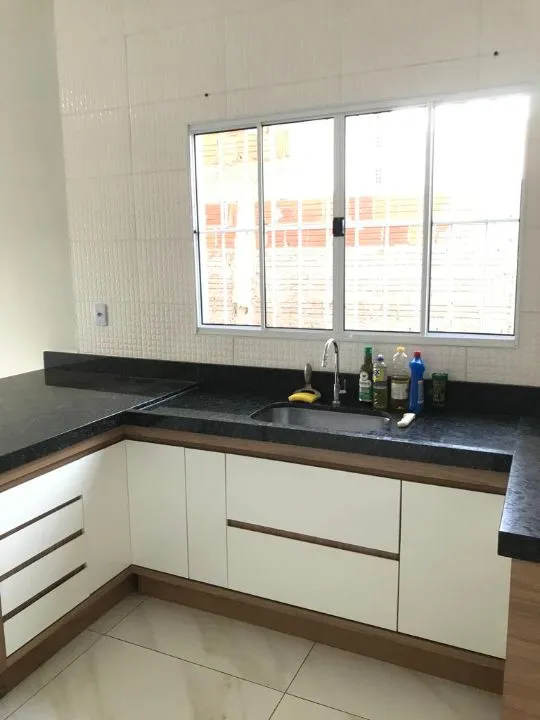 Casa à venda — foto 1 de 8