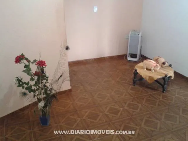Casa à venda — foto 2 de 4