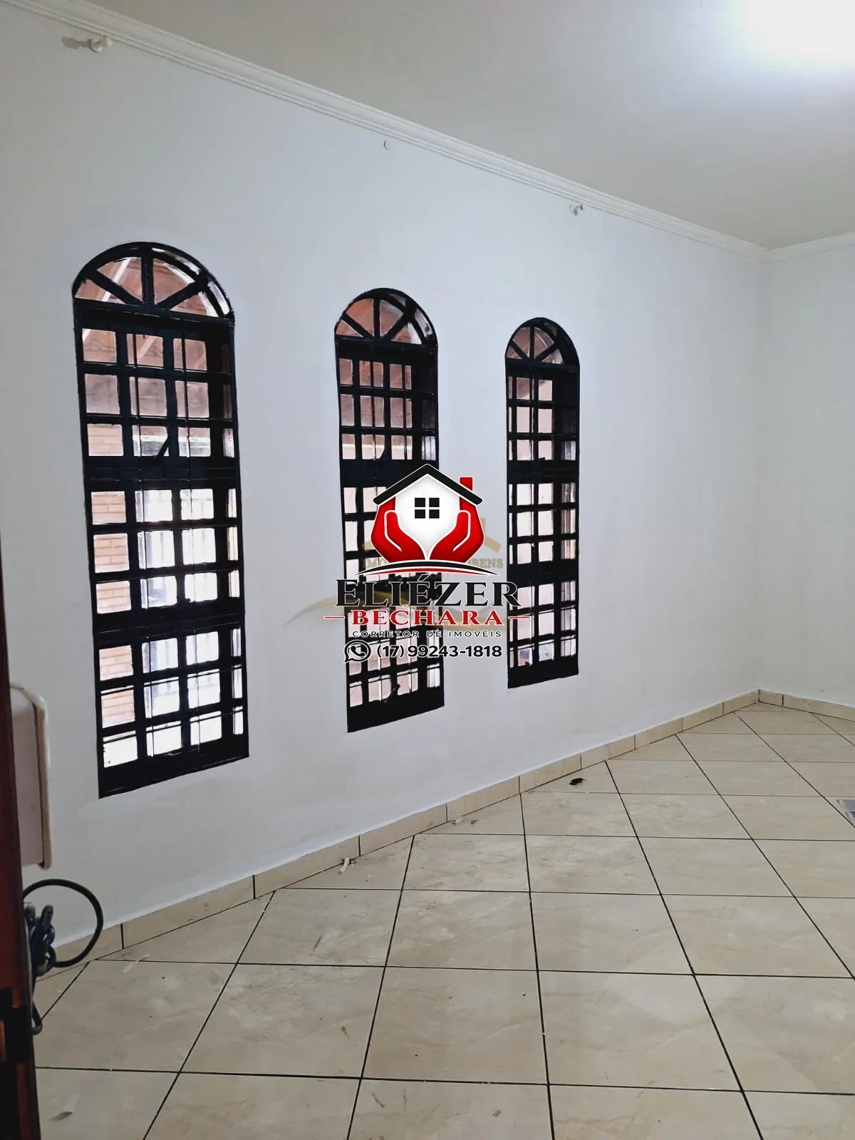 Casa com 3 quartos à venda, 180m² — foto 2 de 30