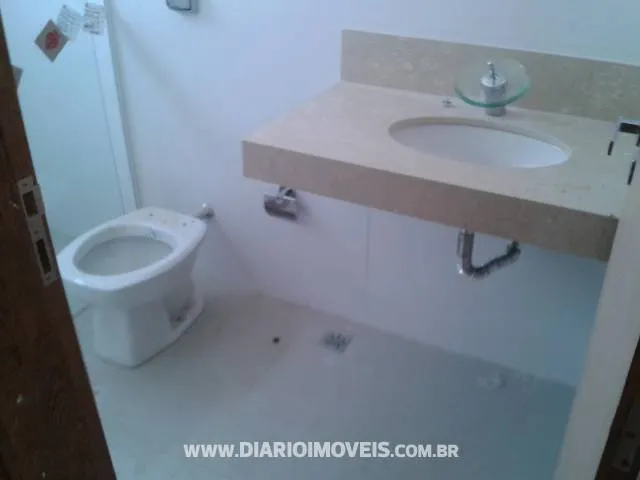 Casa de Condomínio à venda — foto 1 de 4