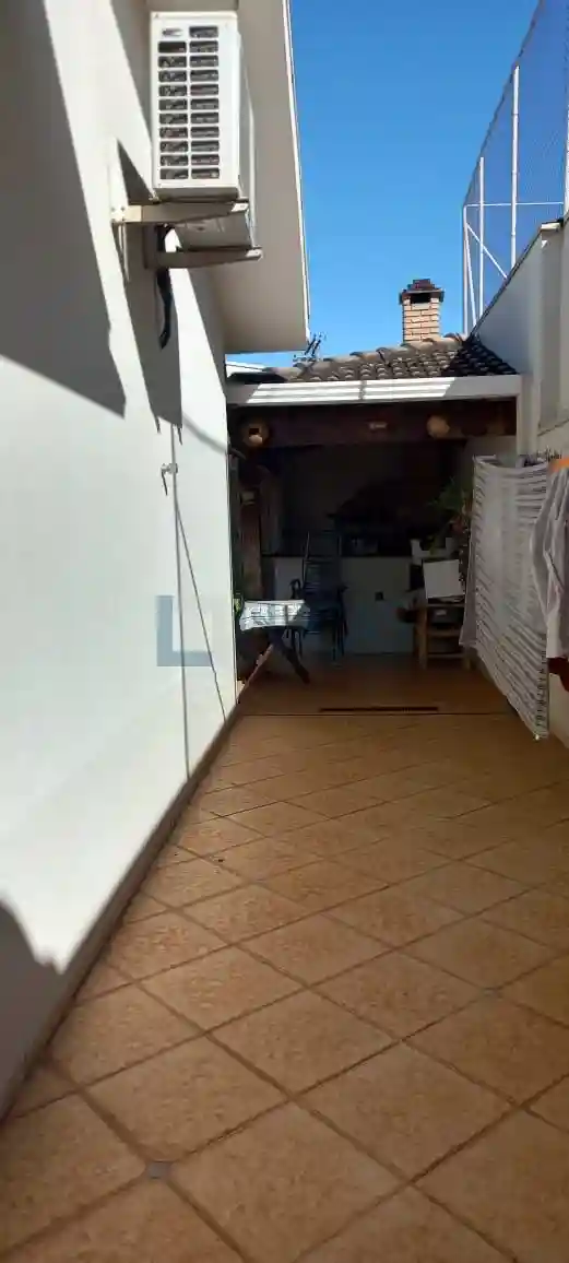 Casa de Condomínio com 3 quartos à venda, 220m² — foto 18 de 35