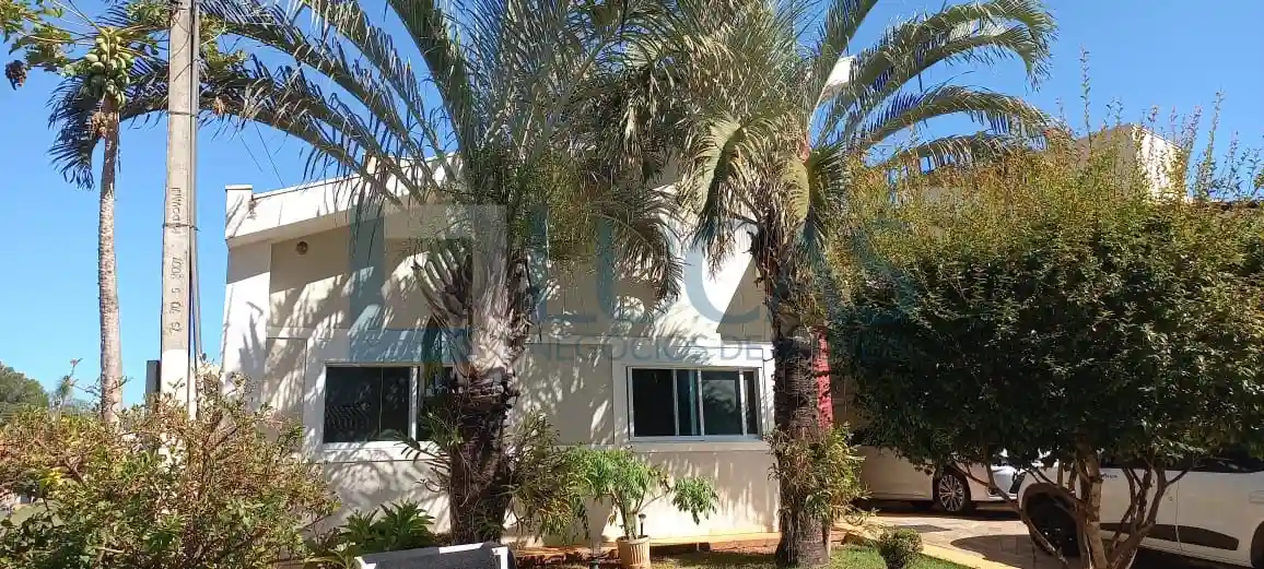 Casa de Condomínio com 3 quartos à venda, 220m² — foto 3 de 35