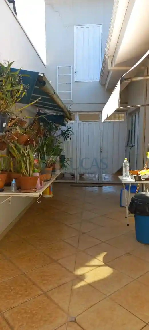 Casa de Condomínio com 3 quartos à venda, 220m² — foto 34 de 35
