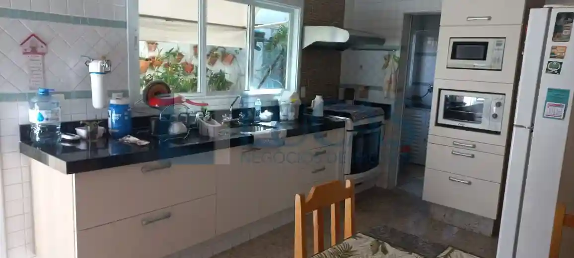 Casa de Condomínio com 3 quartos à venda, 220m² — foto 27 de 35