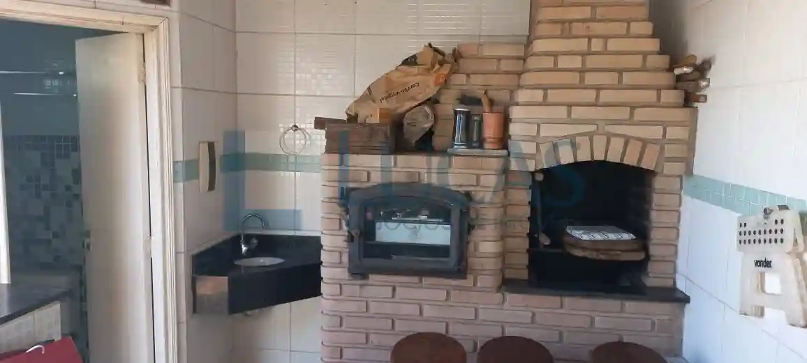 Casa de Condomínio com 3 quartos à venda, 220m² — foto 21 de 35