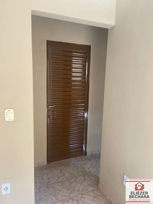 Casa à venda — foto 7 de 11