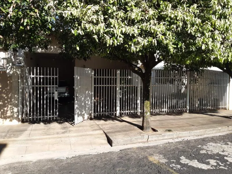 Casa à venda — foto 1 de 4