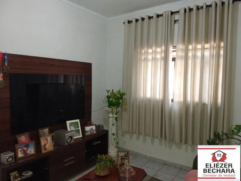Casa à venda — foto 1 de 6