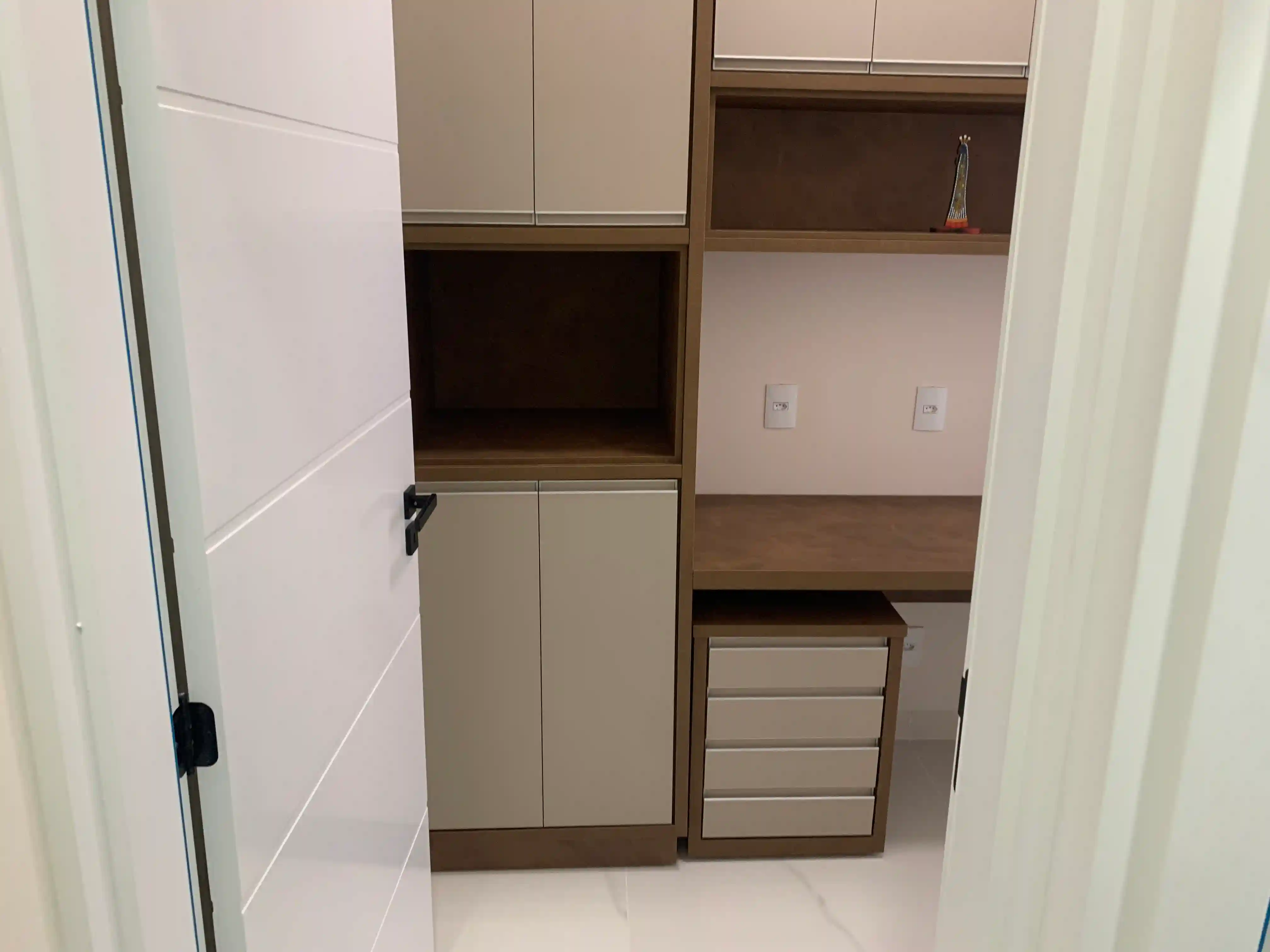 Casa de Condomínio com 3 quartos à venda, 200m² — foto 3 de 35