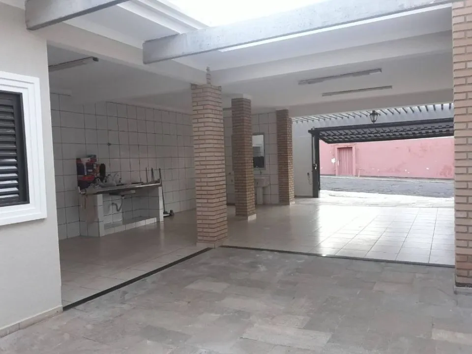 Casa à venda — foto 2 de 10