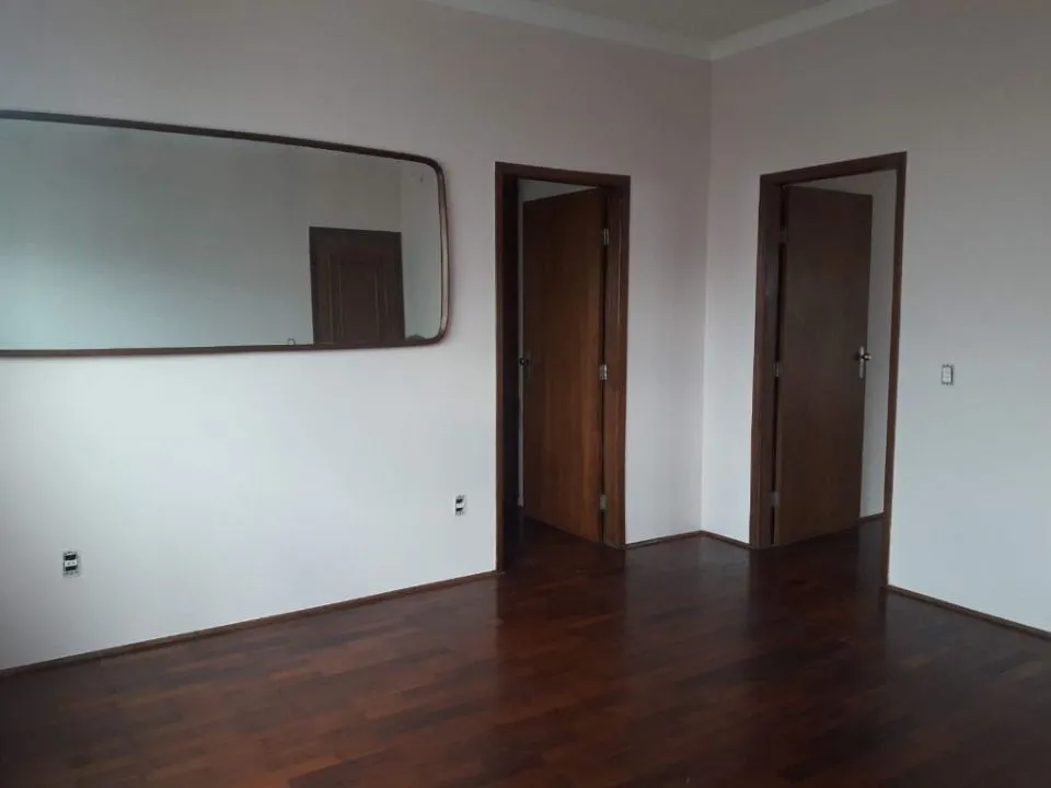 Casa à venda — foto 6 de 10