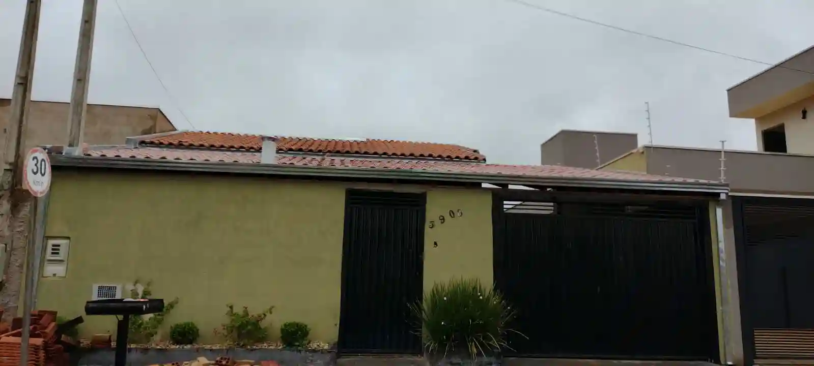 Casa à venda — foto 1 de 8