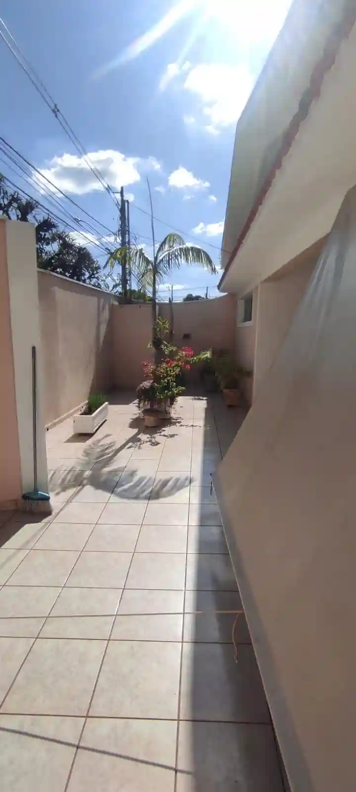Casa com 3 quartos à venda, 160m² — foto 2 de 21