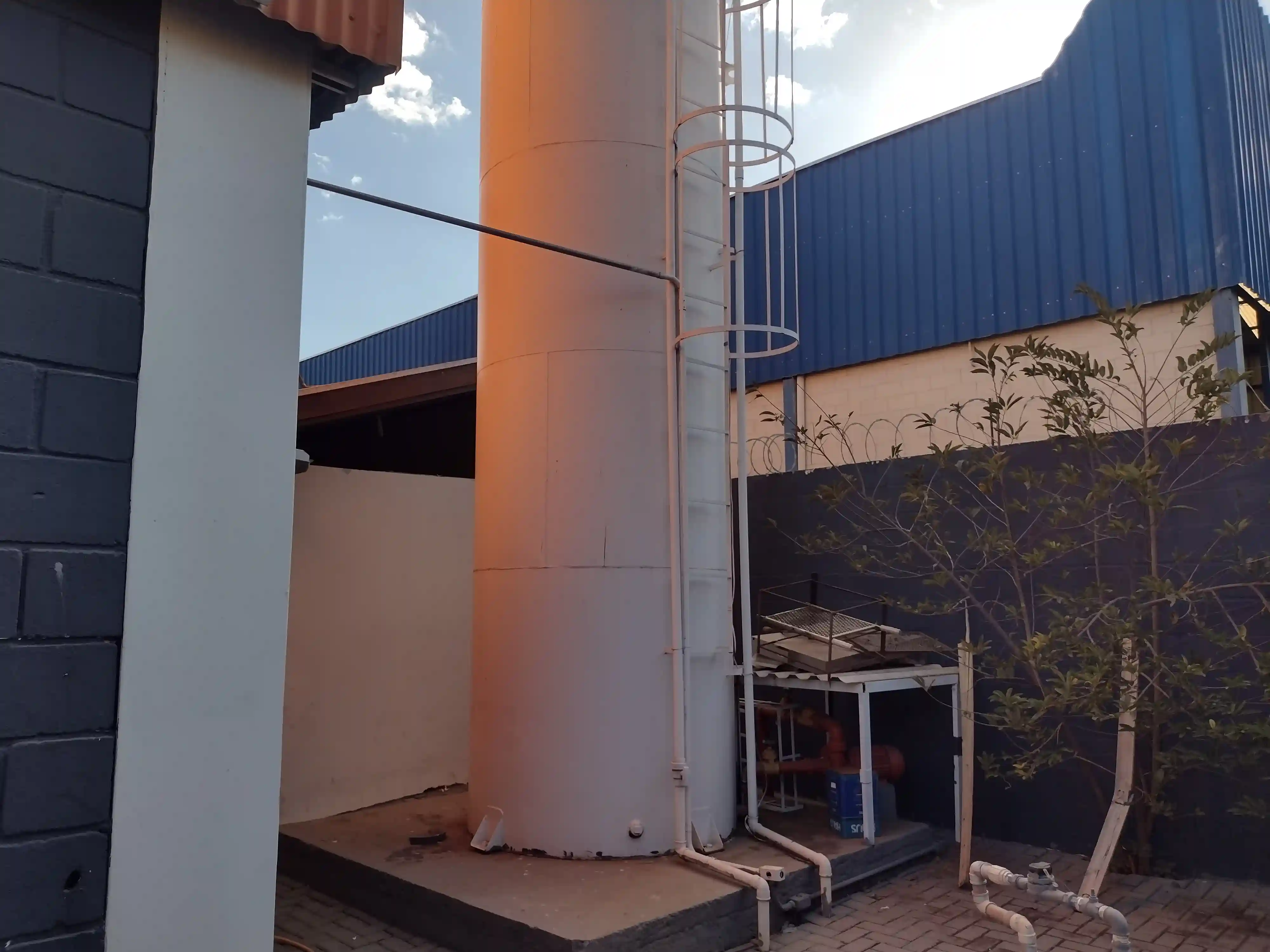 Galpão / Depósito / Armazém  à venda, 900m² — foto 6 de 20