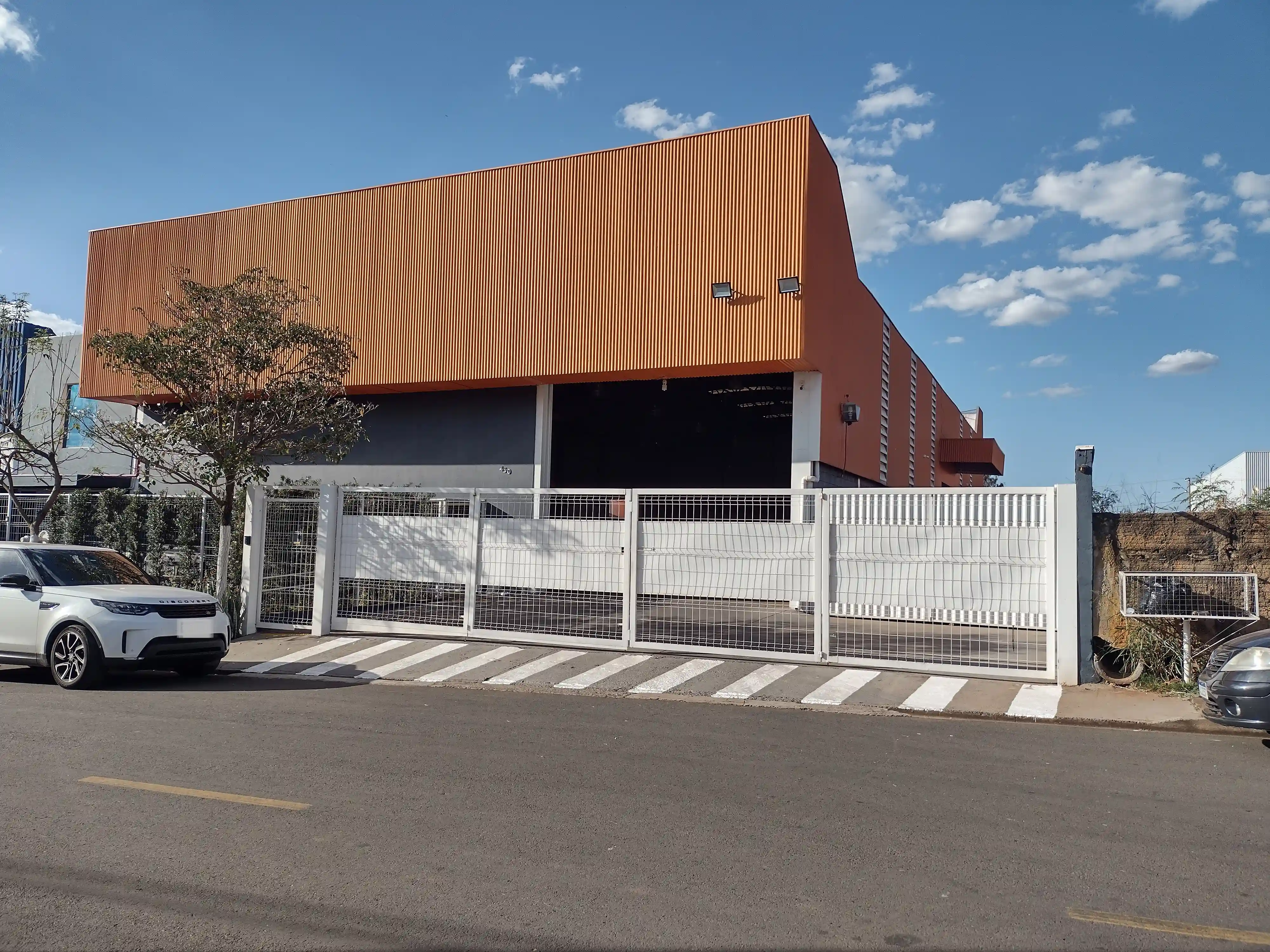 Galpão / Depósito / Armazém  à venda, 900m² — foto 3 de 20