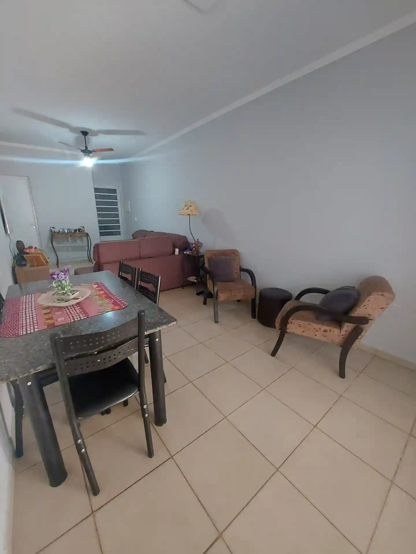 Casa com 3 quartos à venda, 100m² — foto 1 de 9