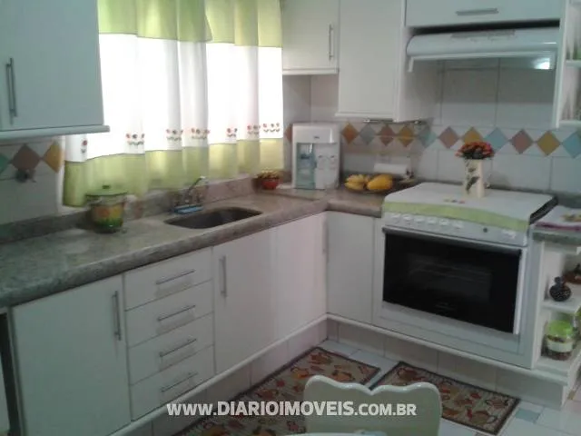 Casa à venda — foto 2 de 3