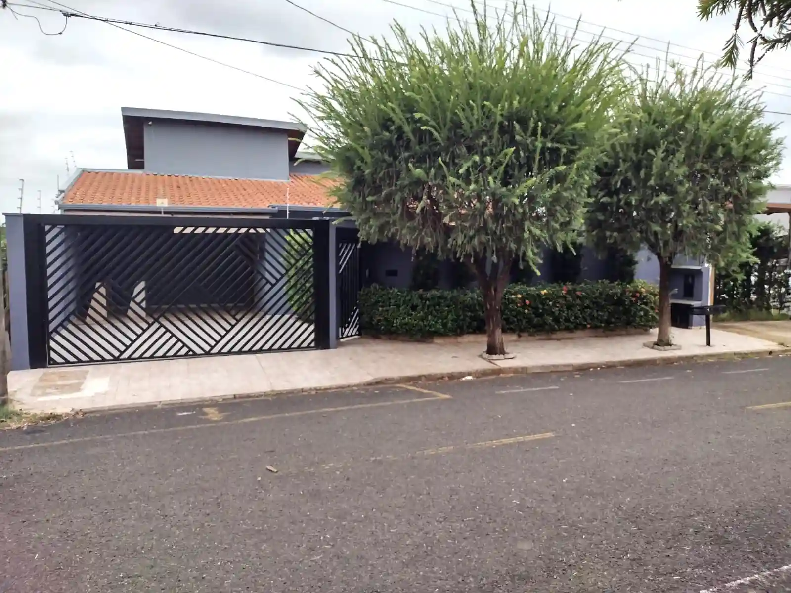 Casa com 3 quartos à venda, 280m² — foto 2 de 34