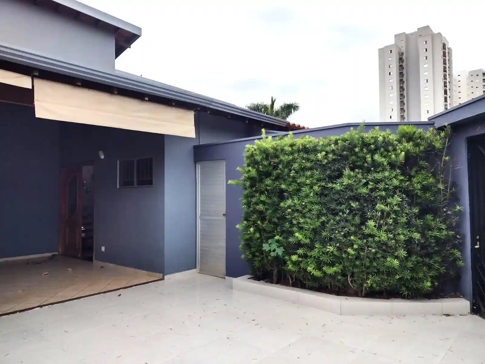 Casa com 3 quartos à venda, 280m² — foto 3 de 34