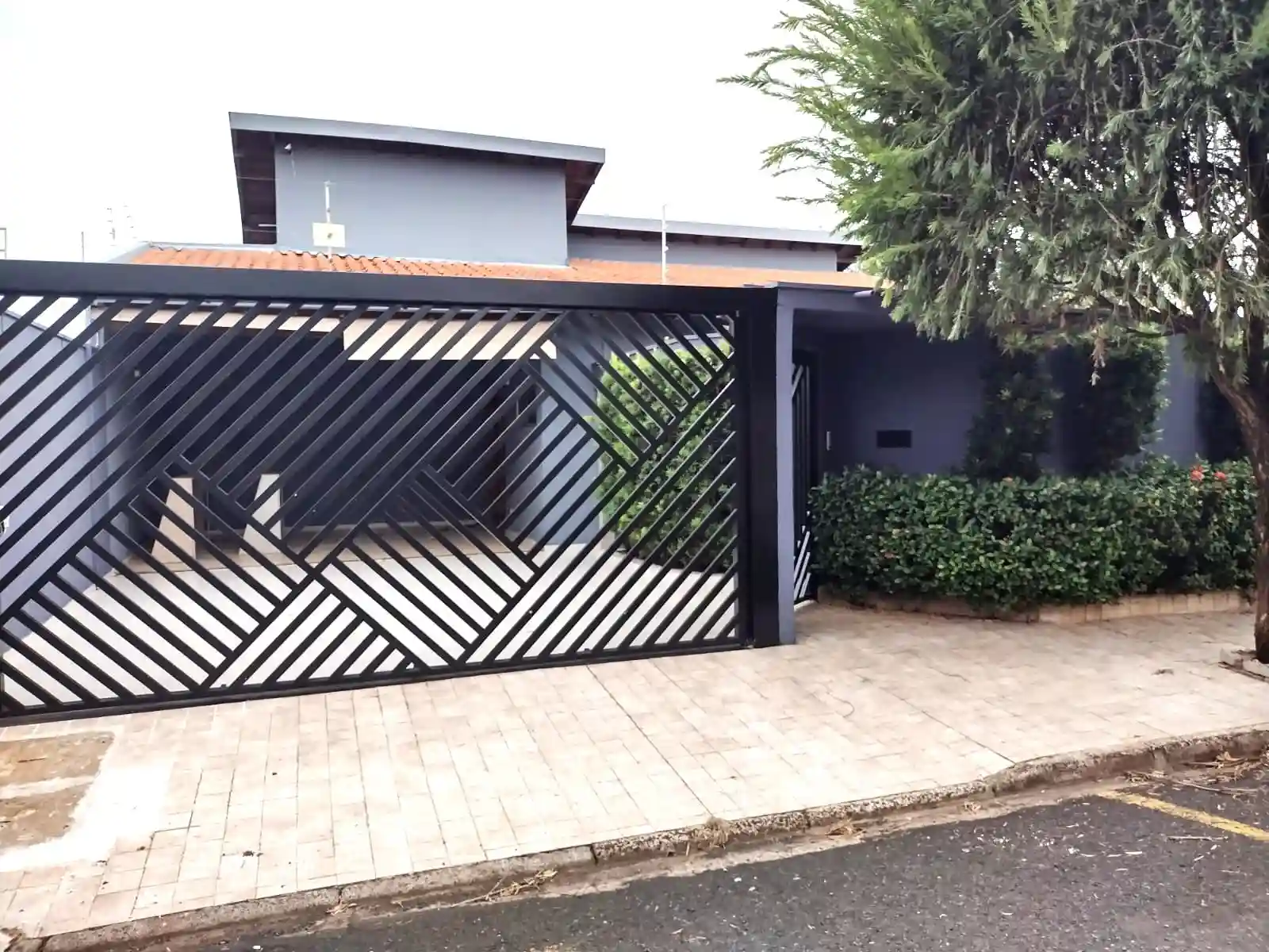 Casa com 3 quartos à venda, 280m² — foto 1 de 34