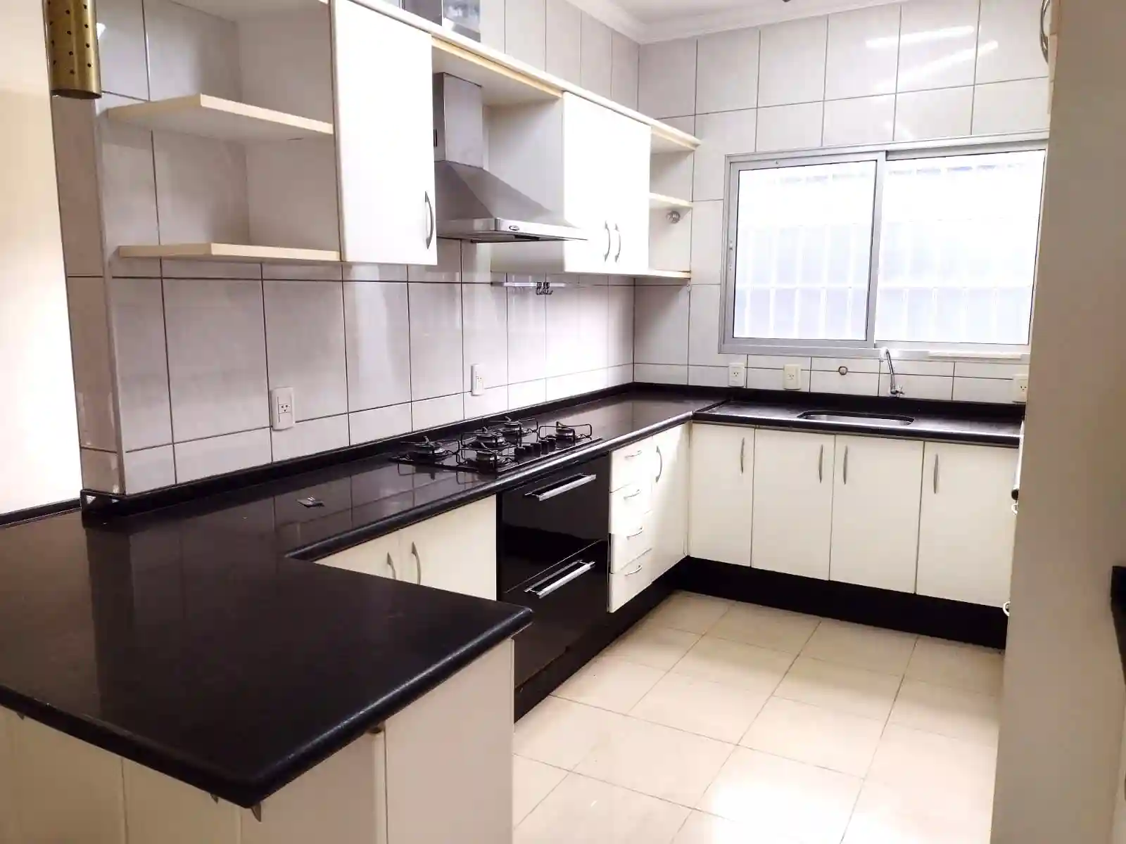 Casa com 3 quartos à venda, 280m² — foto 15 de 34