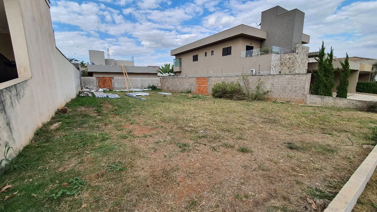 Terreno / Lote / Condomínio à venda — foto 2 de 9