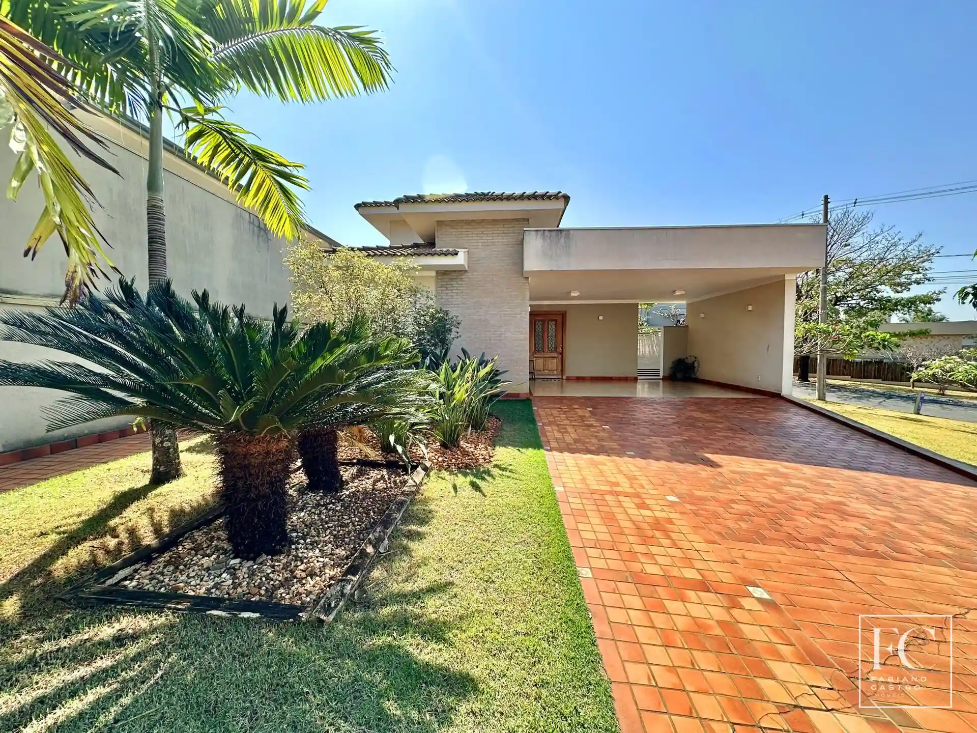 Casa de Condomínio com 3 quartos à venda, 220m² — foto 1 de 26